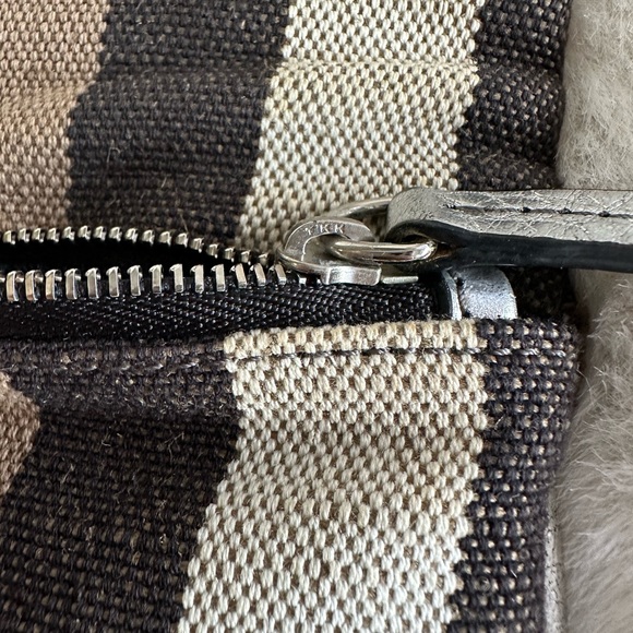 Burberry adeline fold crossover crossbody bag - Picture 11 of 15